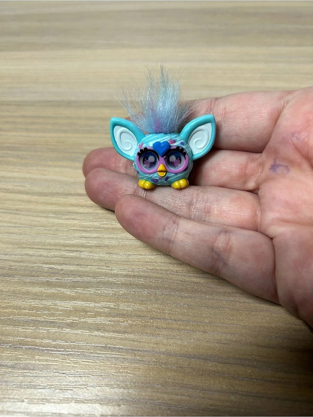 Hasbro Furby Minis Series 1 Food Theme Cake Mini Cake Mini Figure Blue & Pink